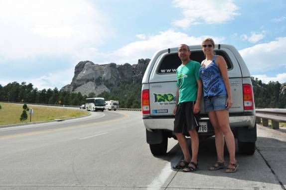 Chegando ao Mount Rushmore, a famosa montanha dos presidentes, na região das Black Hills, em South Dakota, nos Estados Unidos